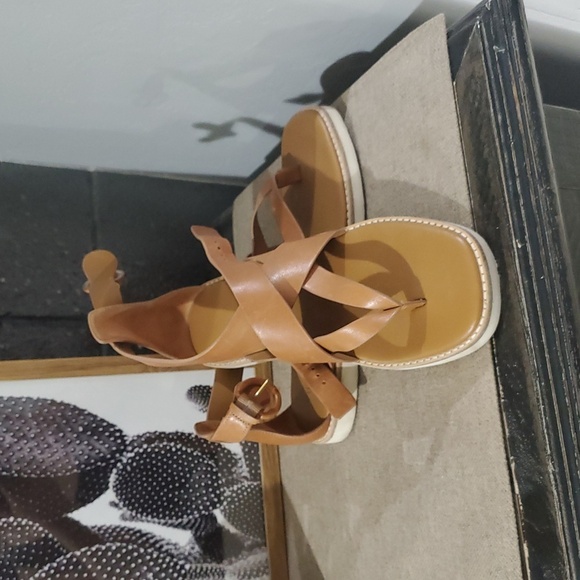 Vince Shoes - VINCE LEATHER STRAP TAN BUCKLE SANDALS SIZE 8 MORRIS